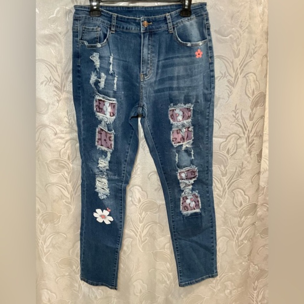 Distressed Stretchy Jeans